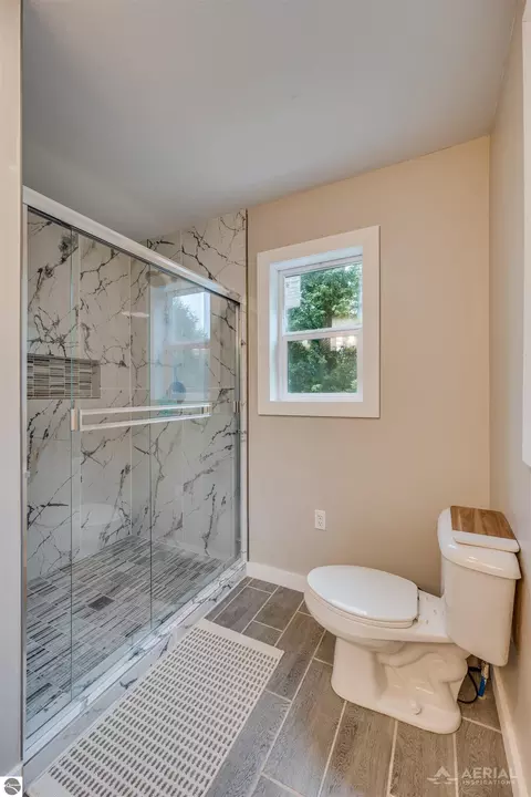 Bath - 112 Wright St, West Branch, MI 48661 photo 3 of 4