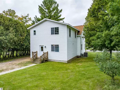 Exterior - 112 Wright St, West Branch, MI 48661 photo 3 of 3