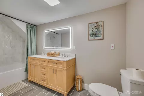 Bath - 112 Wright St, West Branch, MI 48661 photo 4 of 4
