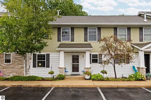 1511 Kent St # 4, Traverse City, MI 49686