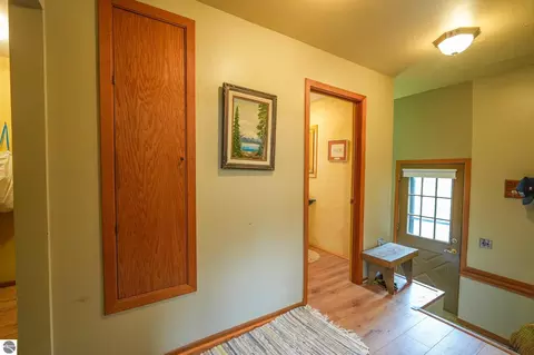 Entry Way - 5260 N Hockaday Rd, Gladwin, MI 48624 photo 2 of 5