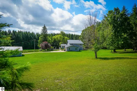 Exterior - 5260 N Hockaday Rd, Gladwin, MI 48624 photo 13 of 17