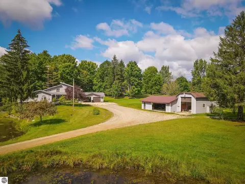 Exterior - 5260 N Hockaday Rd, Gladwin, MI 48624 photo 2 of 17