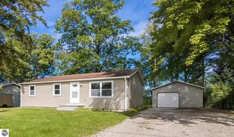 803 George St, Traverse City, MI 49686