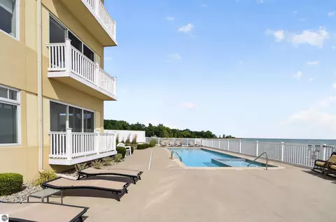 Exterior - 576 N Huron Rd # 102, Au Gres, MI 48703 photo 5 of 10