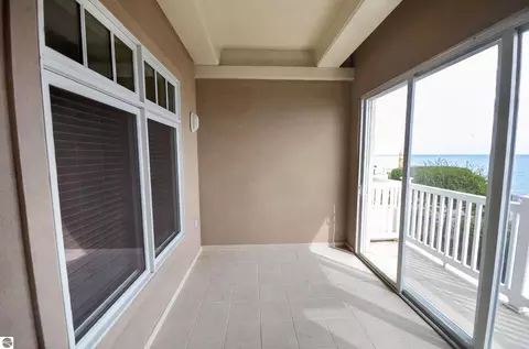 Exterior - 576 N Huron Rd # 102, Au Gres, MI 48703 photo 2 of 10