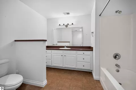 Bath - 576 N Huron Rd # 102, Au Gres, MI 48703 photo 1 of 3