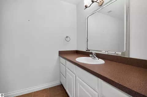 Bath - 576 N Huron Rd # 102, Au Gres, MI 48703 photo 2 of 3