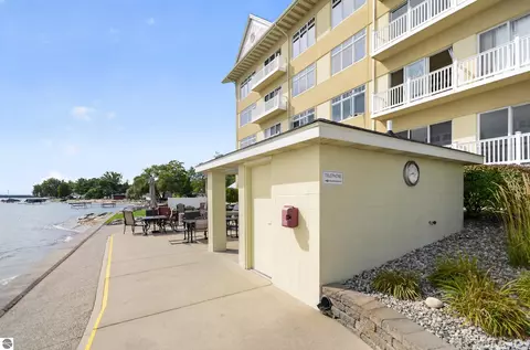 Exterior - 576 N Huron Rd # 102, Au Gres, MI 48703 photo 7 of 10