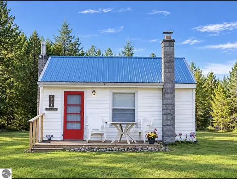 5956 Kniss Rd, Kalkaska, MI 49646