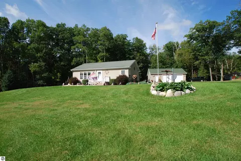 Exterior - 797 Kenyon Rd, Lupton, MI 48635 photo 1 of 8