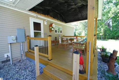 Exterior - 797 Kenyon Rd, Lupton, MI 48635 photo 4 of 8