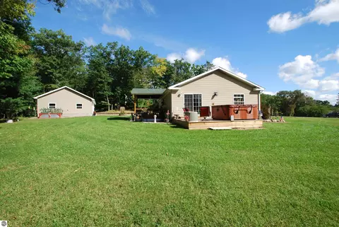 Exterior - 797 Kenyon Rd, Lupton, MI 48635 photo 3 of 8