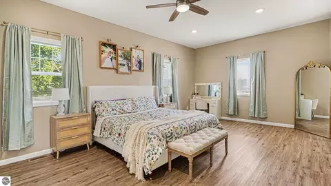 Bedroom - 3212 E Surrey Rd, Clare, MI 48617 photo 1 of 4
