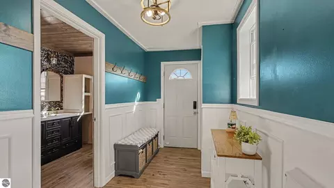 Entry Way - 3212 E Surrey Rd, Clare, MI 48617 photo 1 of 3