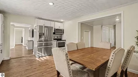 Dining - 3212 E Surrey Rd, Clare, MI 48617 photo 1 of 2