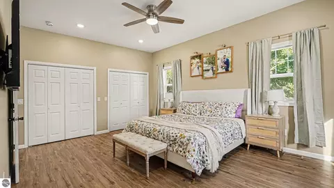 Bedroom - 3212 E Surrey Rd, Clare, MI 48617 photo 3 of 4