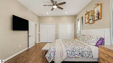 Bedroom - 3212 E Surrey Rd, Clare, MI 48617 photo 2 of 4