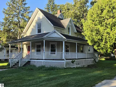 120 Moyer Ave, Alma, MI 48801