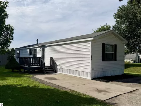 4524 Goldenrod Dr, Traverse City, MI 49685
