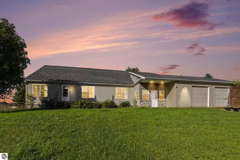 1600 Secor Farm Trl, Traverse City, MI 49684