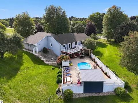 3175 Veterans Dr, Traverse City, MI 49684