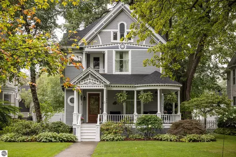 429 Sixth St, Traverse City, MI 49684