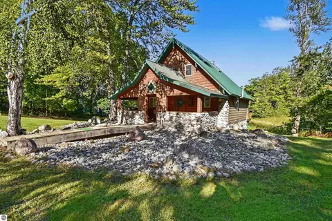 3123 Lakeshore Dr, Glennie, MI 48737