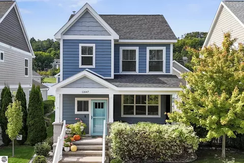 11647 Whittington St, Traverse City, MI 49684