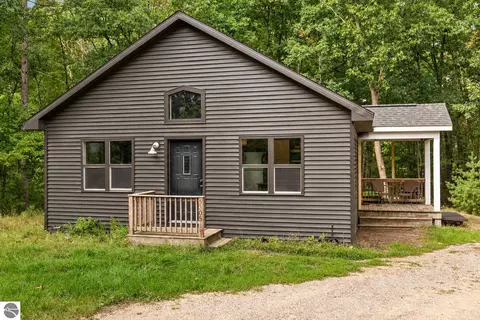 5305 Trager Rd, Traverse City, MI 49696