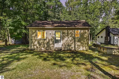 7786 Nicole Dr, South Branch, MI 48761