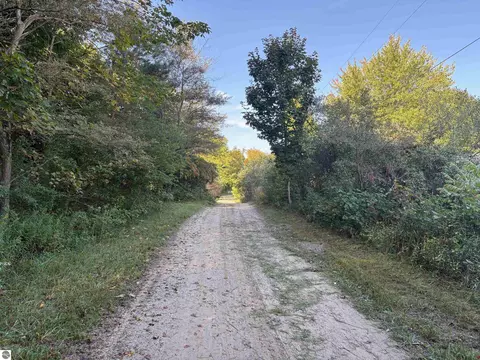 APT -40 E North Wind Trail, Lake Leelanau, MI 49653