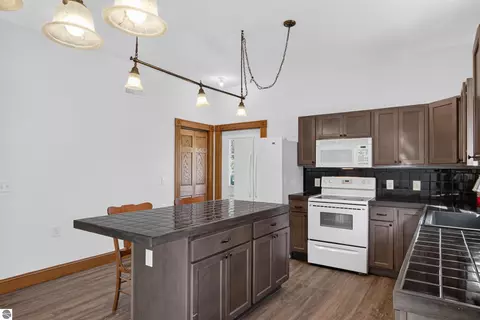 Kitchen - 9722 Fourth St, Interlochen, MI 49643 photo 4 of 6