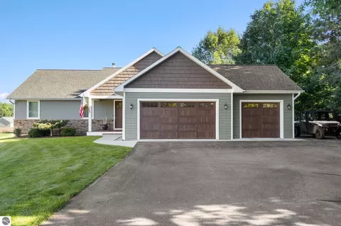 266 Farm Ln, Traverse City, MI 49696