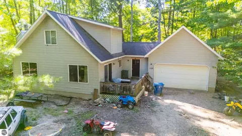 168 Pepperell, Houghton Lake, MI 48629