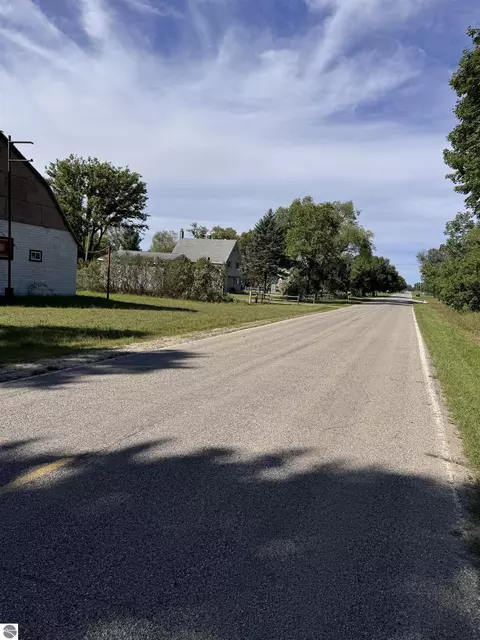 02 First St, Mesick, MI 49668 photo 14