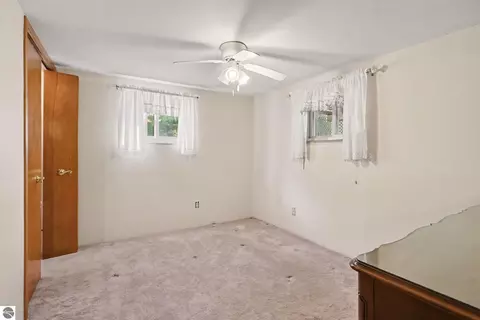 Bedroom - 2372 Lake View Dr, Hale, MI 48739 photo 2 of 4