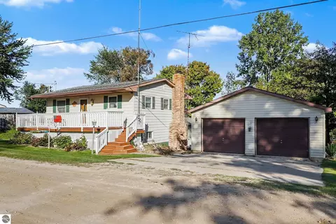 Exterior - 2372 Lake View Dr, Hale, MI 48739 photo 1 of 3