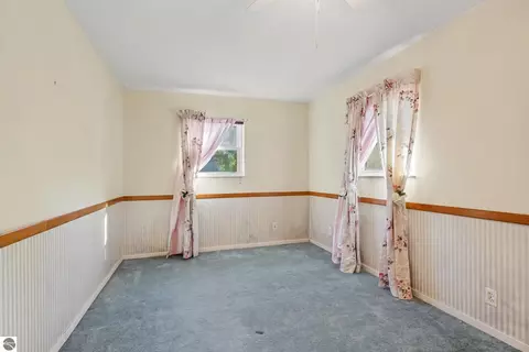 Bedroom - 2372 Lake View Dr, Hale, MI 48739 photo 1 of 4