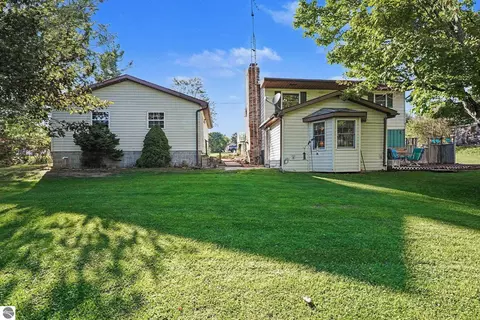 Exterior - 2372 Lake View Dr, Hale, MI 48739 photo 2 of 3