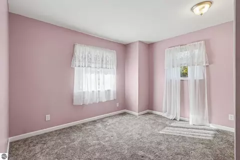 Bedroom - 2372 Lake View Dr, Hale, MI 48739 photo 4 of 4
