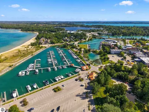 View/Area - 707 Pine St, Elk Rapids, MI 49629 photo 4 of 14