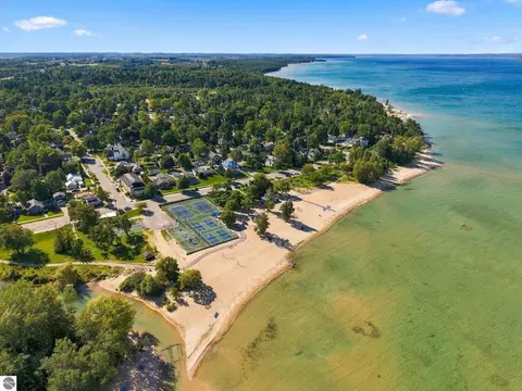 View/Area - 707 Pine St, Elk Rapids, MI 49629 photo 6 of 14