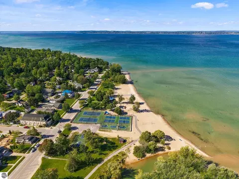 View/Area - 707 Pine St, Elk Rapids, MI 49629 photo 3 of 14