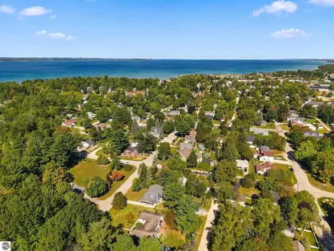 View/Area - 707 Pine St, Elk Rapids, MI 49629 photo 8 of 14