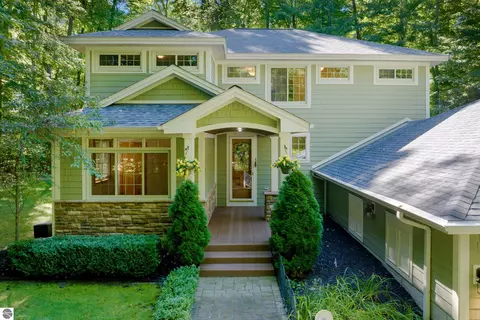 1299 Cedar Dr, Traverse City, MI 49685