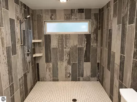 Bath - 2879 J Maddy Pkwy, Interlochen, MI 49643 photo 2 of 3