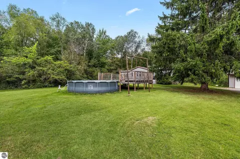 Exterior - 4812 SE County Line Rd, Shepherd, MI 48883 photo 4 of 5
