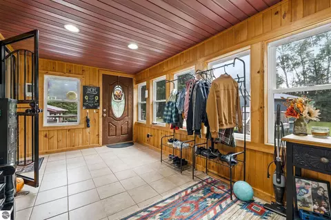 Entry Way - 4812 SE County Line Rd, Shepherd, MI 48883 photo 1 of 2