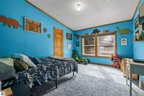 Bedroom - 4812 SE County Line Rd, Shepherd, MI 48883 photo 2 of 4